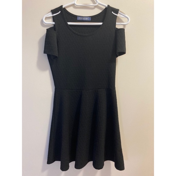 Dress - Picture 1 of 2